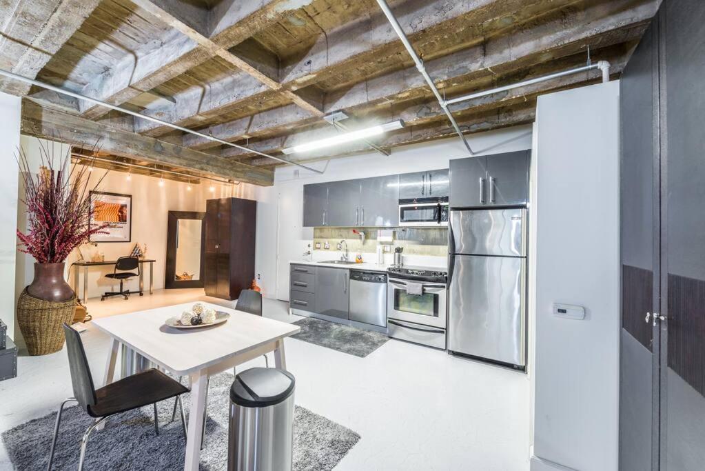 Newly Renovated 1Bdrm Loft Dtla And Rooftop Pool لوس أنجلوس المظهر الخارجي الصورة